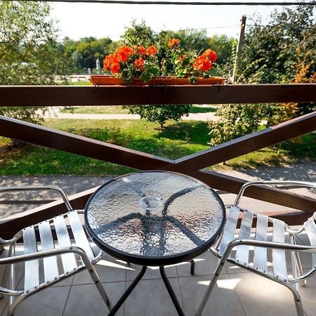 Guest House Shale Vinnitsya Dış mekan fotoğraf